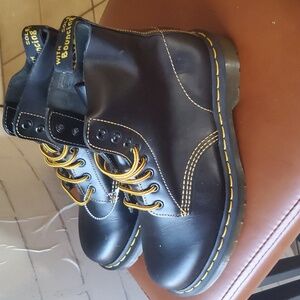 NwOT Dr. MARTENS